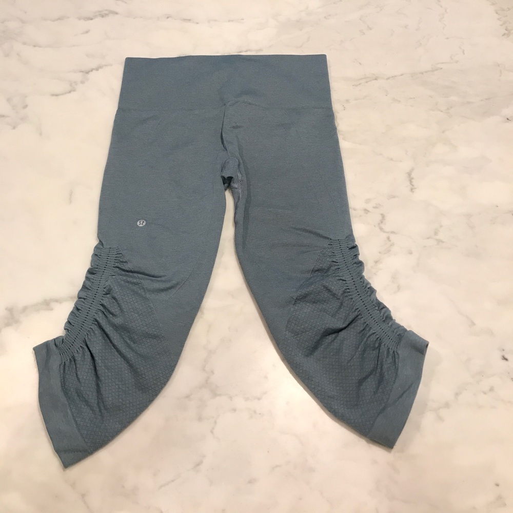 lululemon athletica slate blue ruched capri leggings